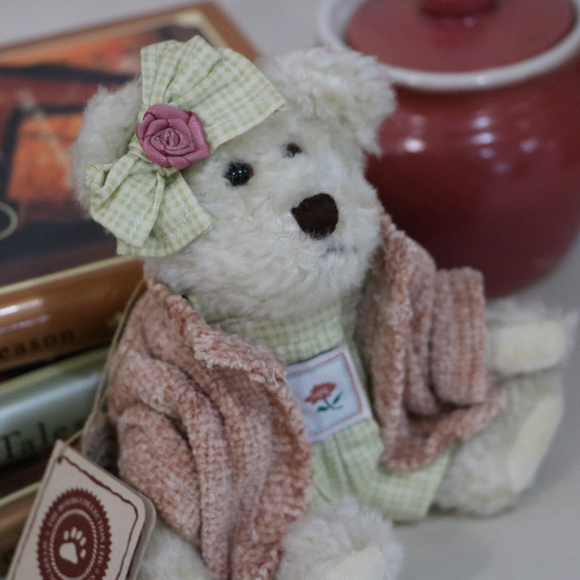 Daisy Bloomengrows - Mini Small Plush Boyds Bear - Picture 2 of 4